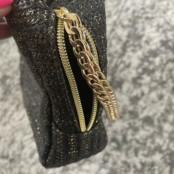 *FREE* with $30+ purchase. Sparkly makeup pouch/case. Used once. - Picture 4 of 4